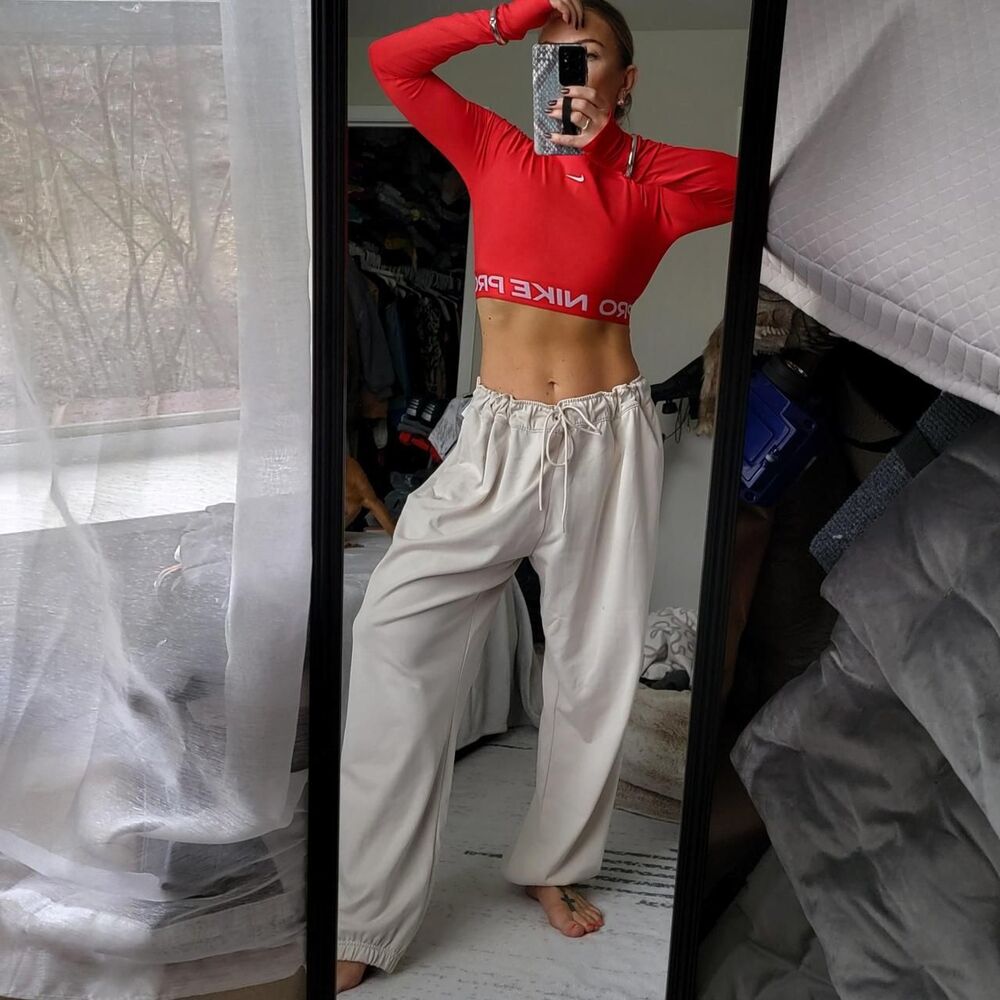 NWT NIKE PRO women's cropped long sleeved training top